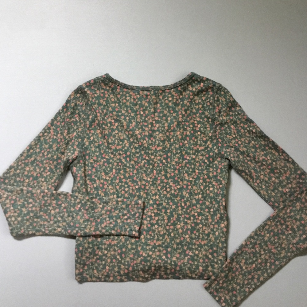 American Eagle Forest Green Floral V-Neck Top - Picture 2 of 4